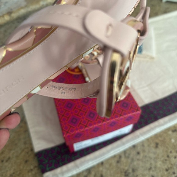 New Tory Burch ENAMEL MILLER VEG LEATHER color SEASHELL PINK multi - Picture 5 of 7